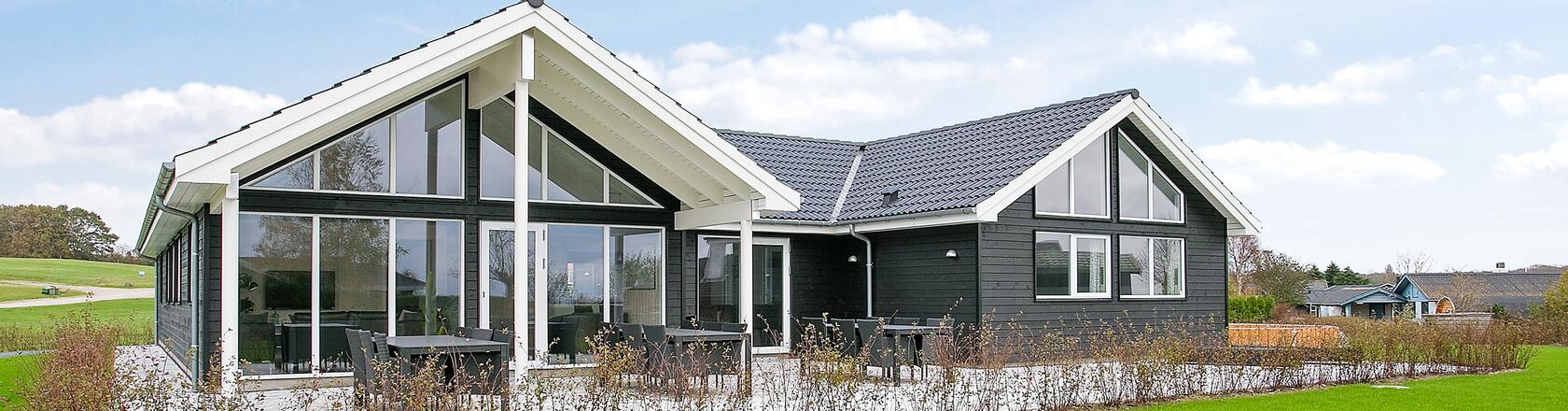 Søg efter et område eller en by